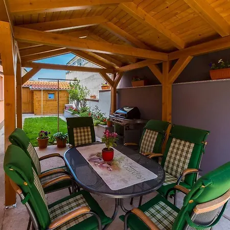 Апартаменты One-bedroom Near Sea 1