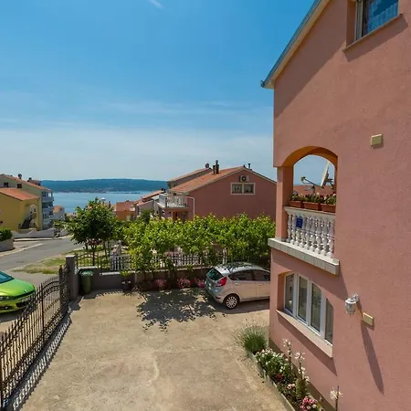 One-bedroom Near Sea 1 Апартаменты