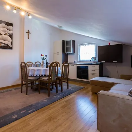 One-bedroom Near Sea 1 Апартаменты Цриквеница