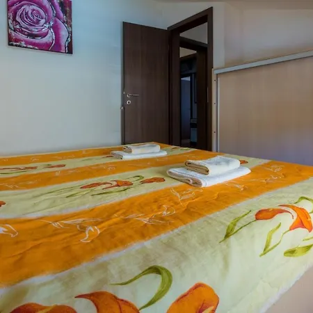 Апартаменты One-bedroom Near Sea 1 Цриквеница