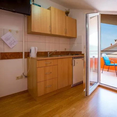One-bedroom Near Sea 1 * Цриквеница